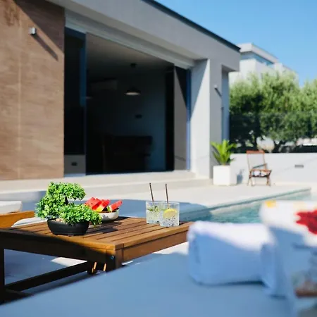 Holiday Home Tia Split Exterior photo