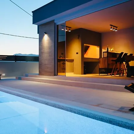 Holiday Home Tia Split Exterior photo